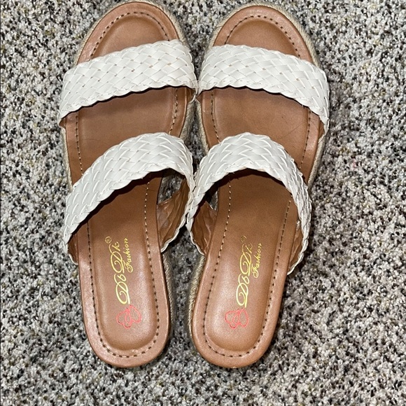 platforms - Picture 3 of 3